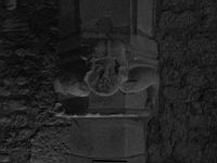 Reims, Cathedrale, Palais de Tau, Salle voutee, Figure de pilier (1)
